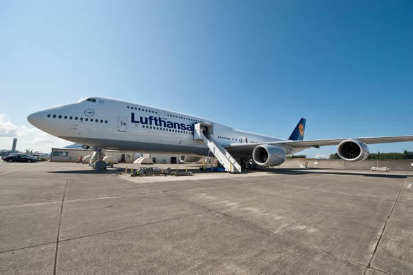 El avión de pasajeros más largo del mundo ya lleva los colores de Lufthansa